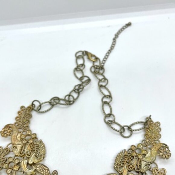 VINTAGE LACE CUT OUT BIB NECKLACE ANTIQUED LIGHT GOLD TONE CHAIN ORNATE FILIGREE - Picture 13 of 15